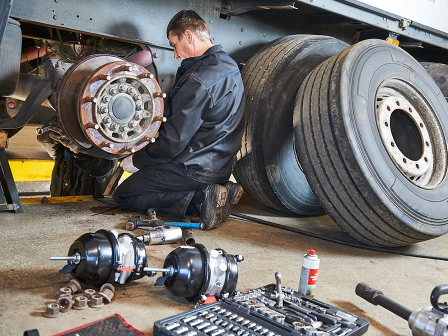 semi-truck-oil-changes-preventative-semi-truck-maintenance-st-cloud